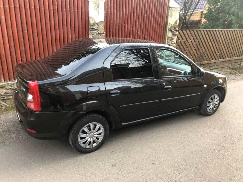 Рено Логан 2011 черный