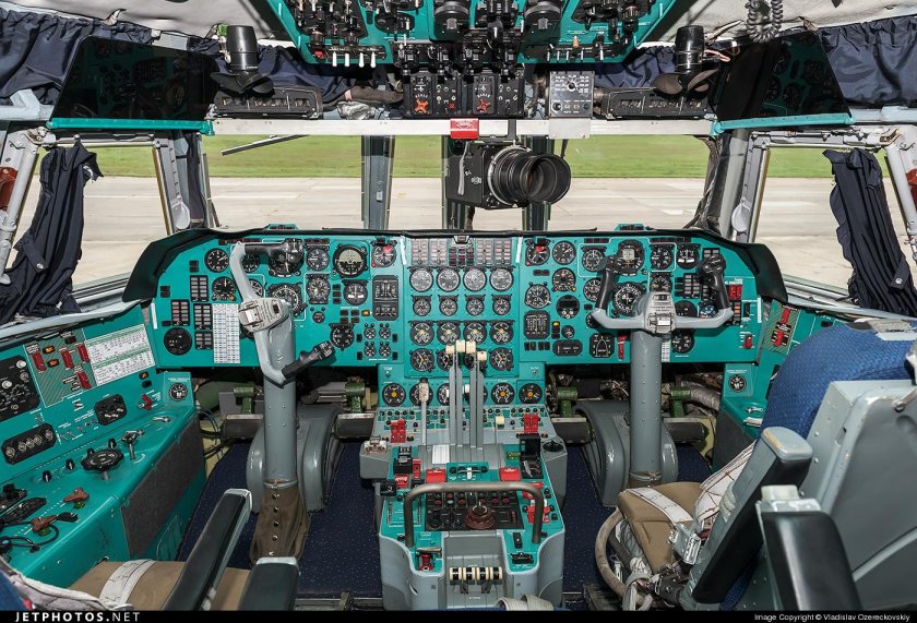 Ил 78 кабина