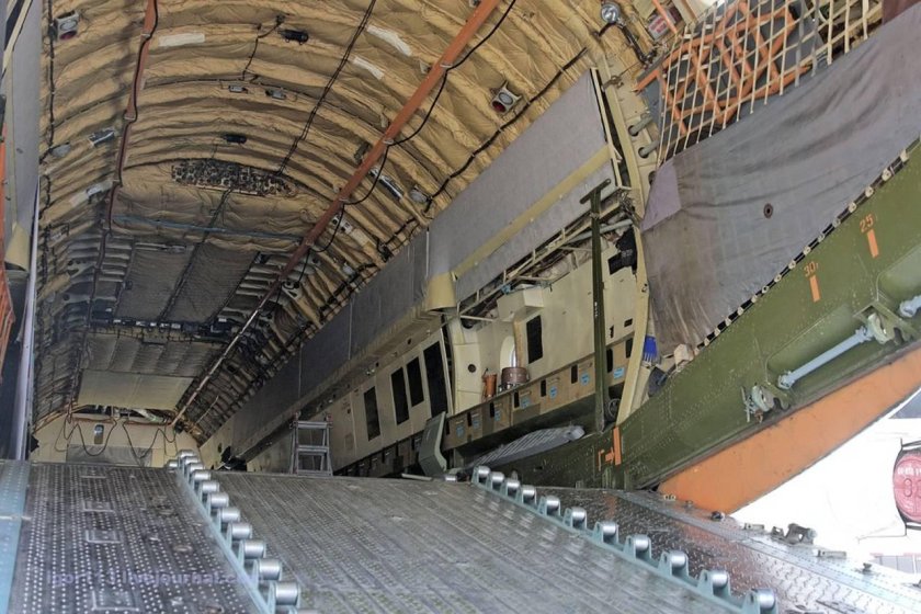 Ил-76 грузовой отсек