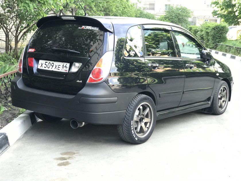 Suzuki Liana
