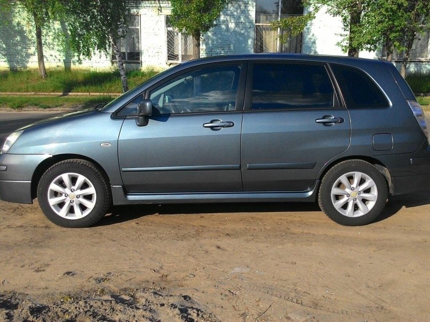 Suzuki Liana 2005 Рестайлинг универсал