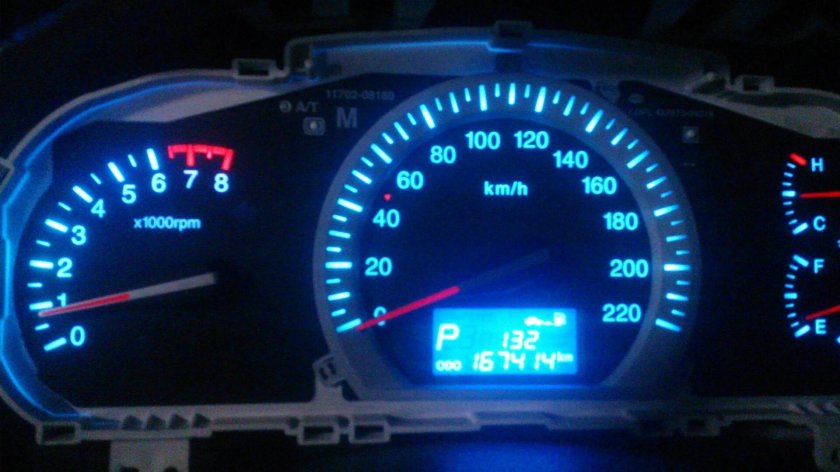 Приборная панель Kia Cerato 1