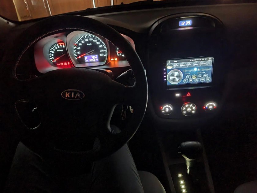 Приборная панель Kia Cerato 1