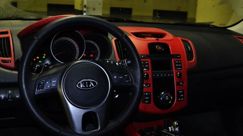 Kia Cerato 2 панель