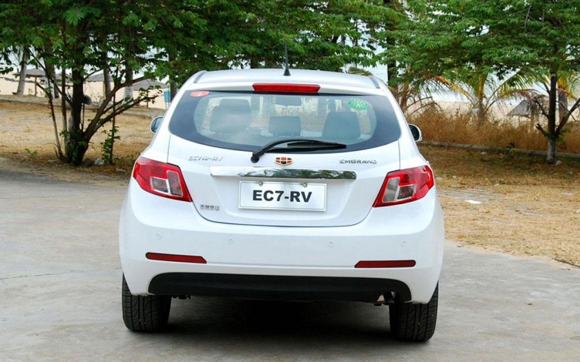 Geely emgrand ec7 хэтчбек