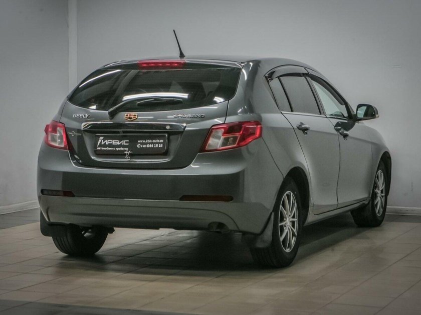 Джили Эмгранд ес7 хэтчбек