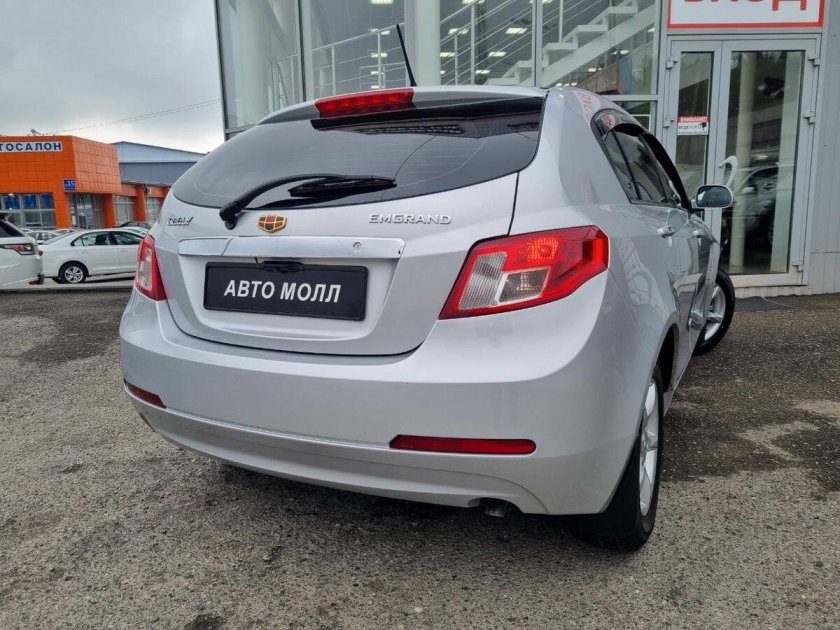 Geely Emgrand хэтчбек 2013