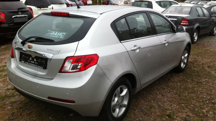 Geely Emgrand ec7 хэтчбек
