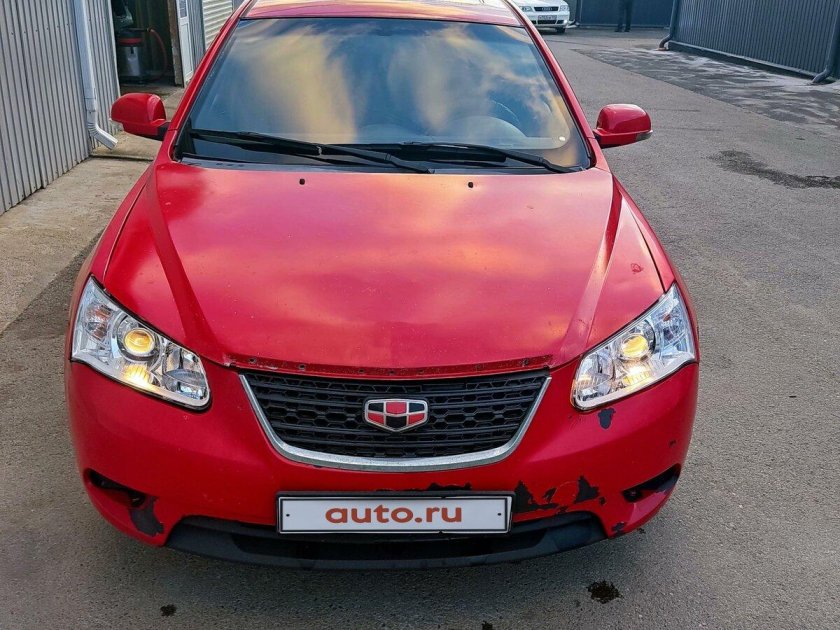 Geely Emgrand ec7 красный