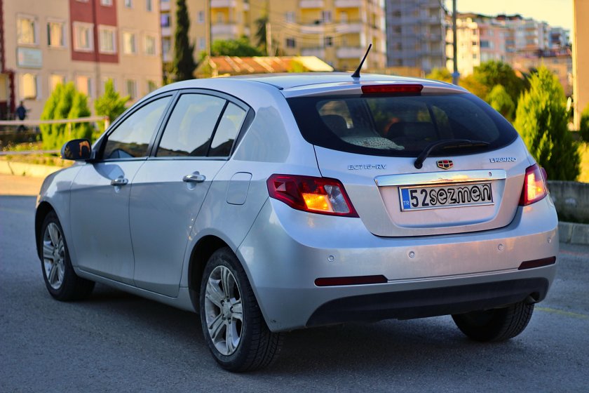 Geely Emgrand хэтчбек 2012