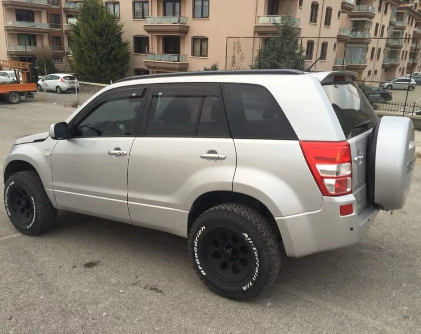 Suzuki Grand Vitara 2007 белая