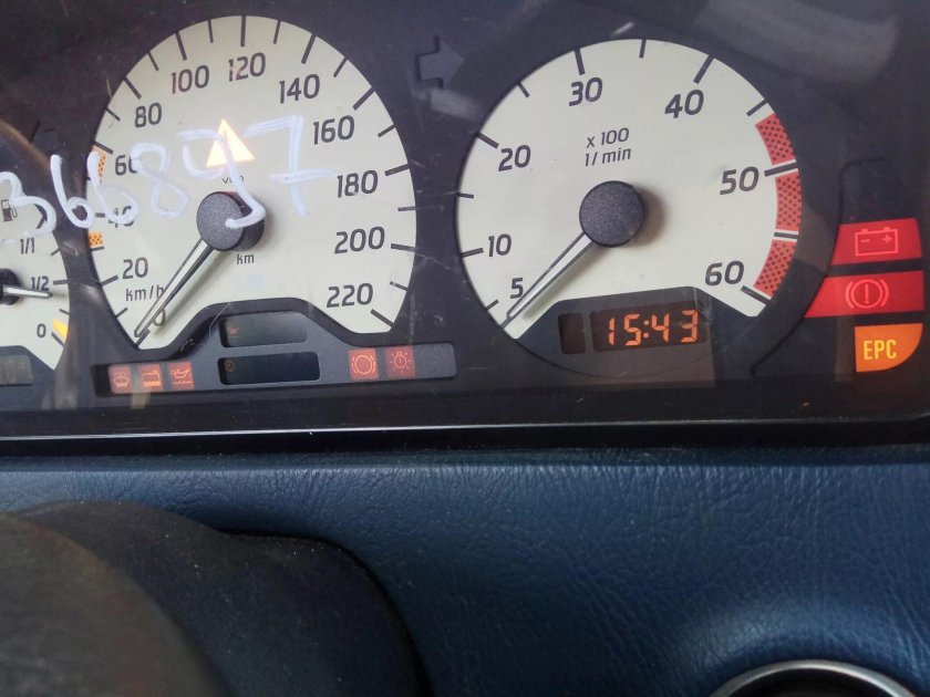 Приборная панель мерседес