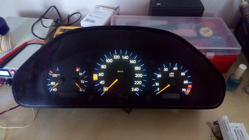 Приборка Мерседес w202