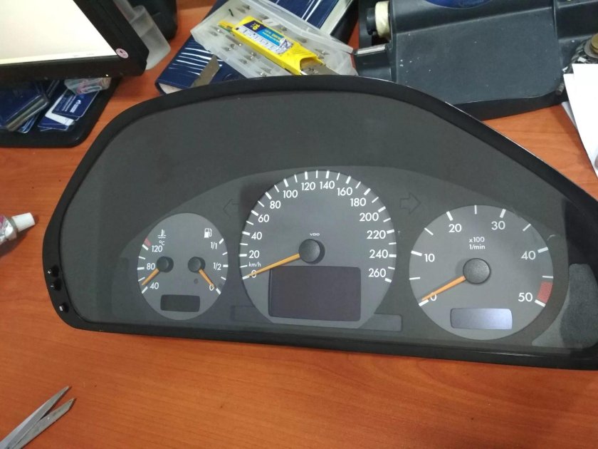 Панель приборов Мерседес с 180