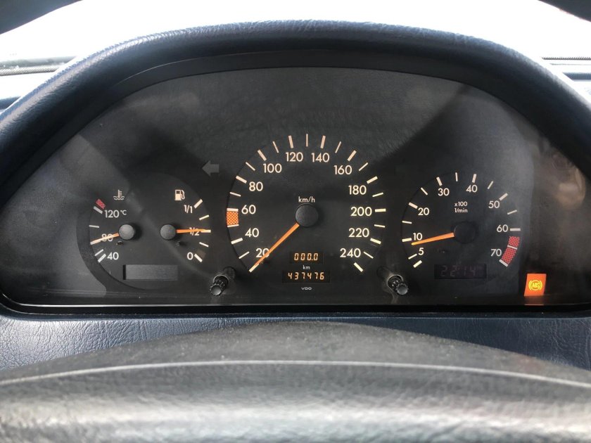 W202 Мерседес спидометр