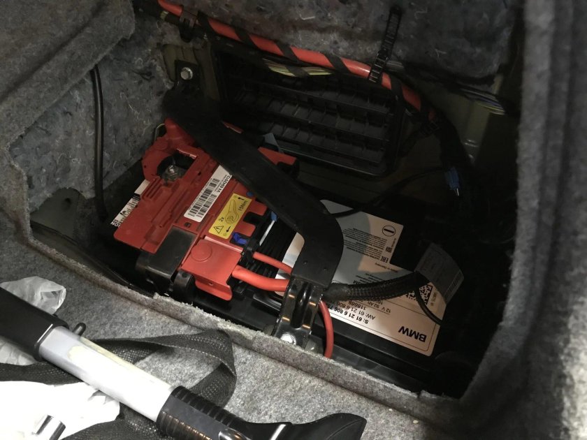 АКБ БМВ 3 е90