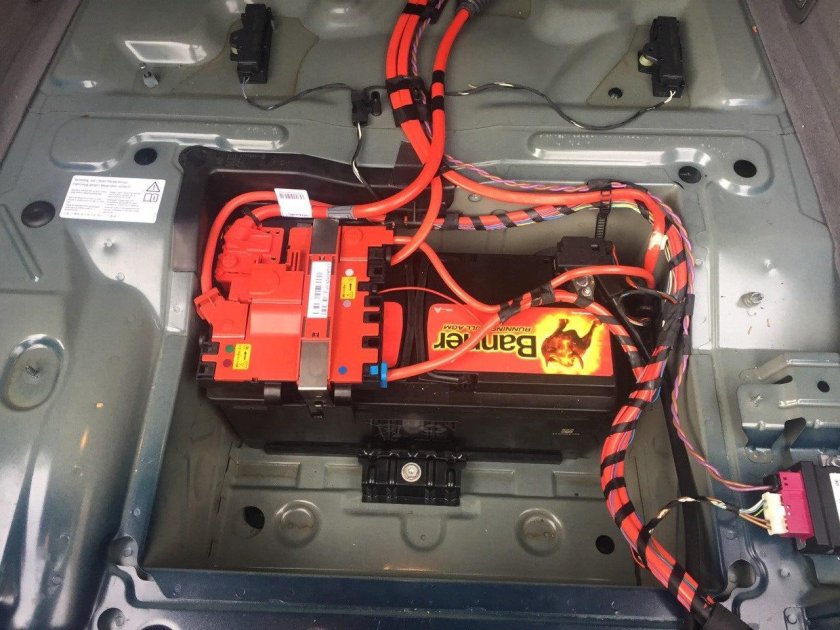 BMW f01 аккумулятор