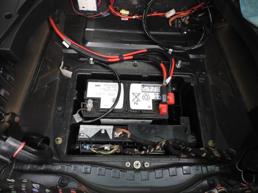 BMW x5 аккумулятор