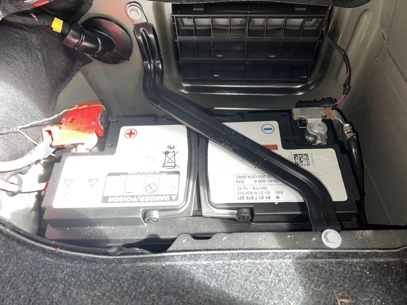 Подзарядка аккумулятора BMW f30