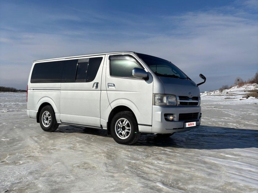 Toyota hiace h 200