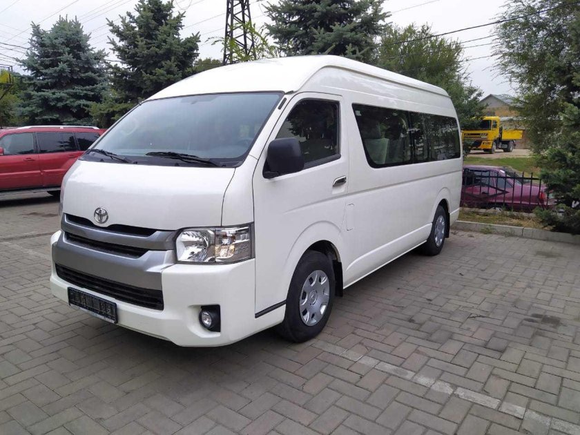 Toyota Hiace 2012