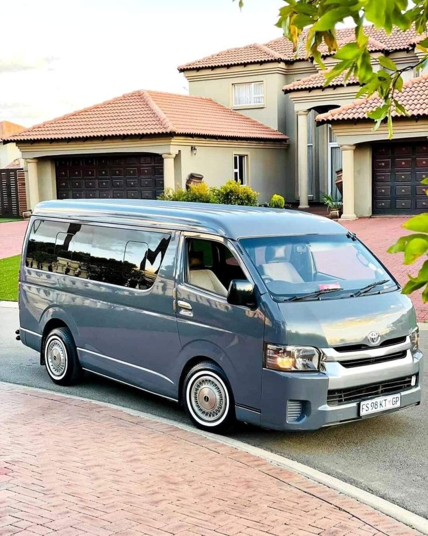 Японский автомобиль фургон