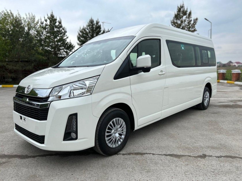 Тойота Hiace 2023