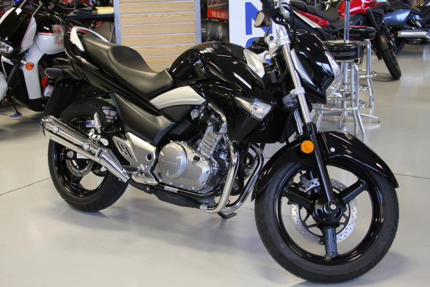 Suzuki inazuma 250