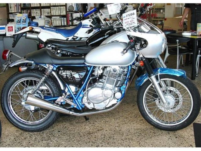 Suzuki st250e