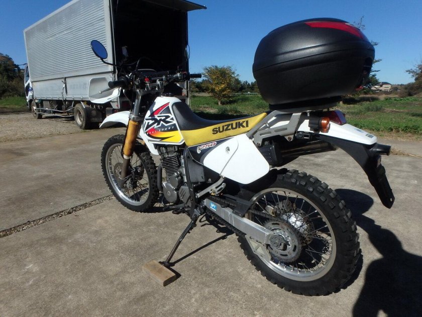 Suzuki dr250r s