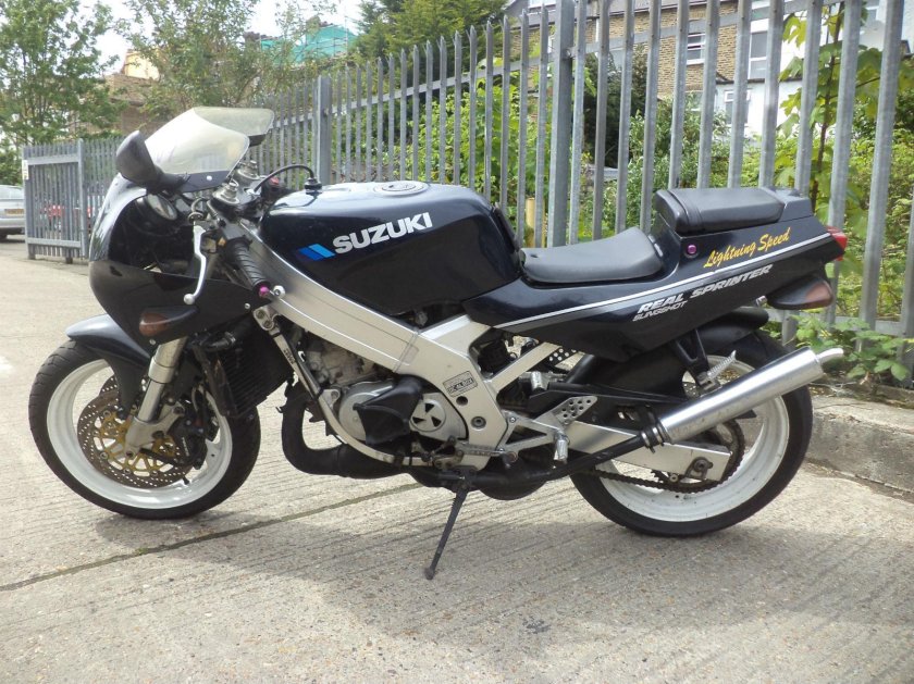 Мотоцикл Сузуки 250 кубов