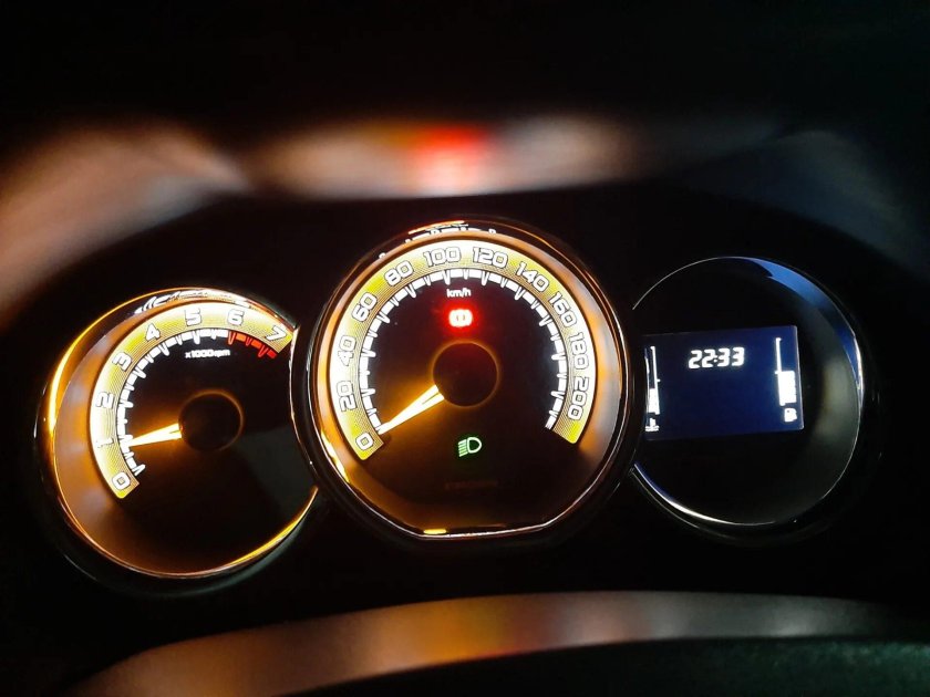 Приборная панель сандеро степвей