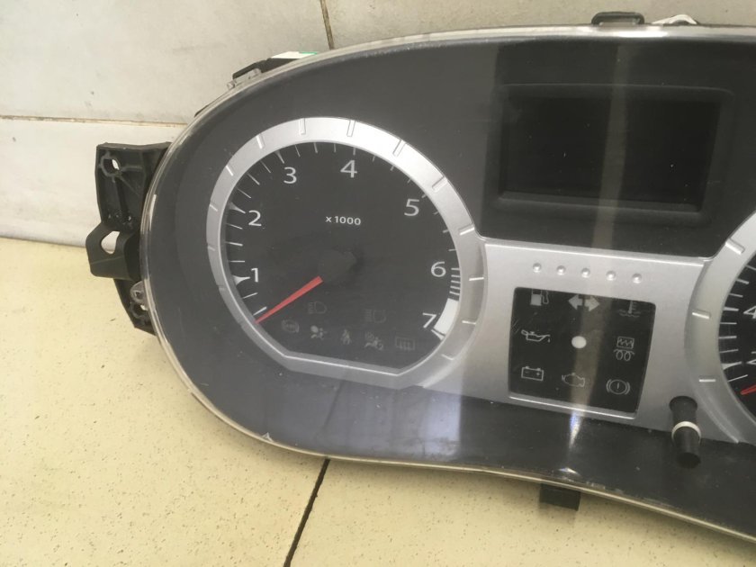 Скин на панель приборов с логотипом Лада Ларгус