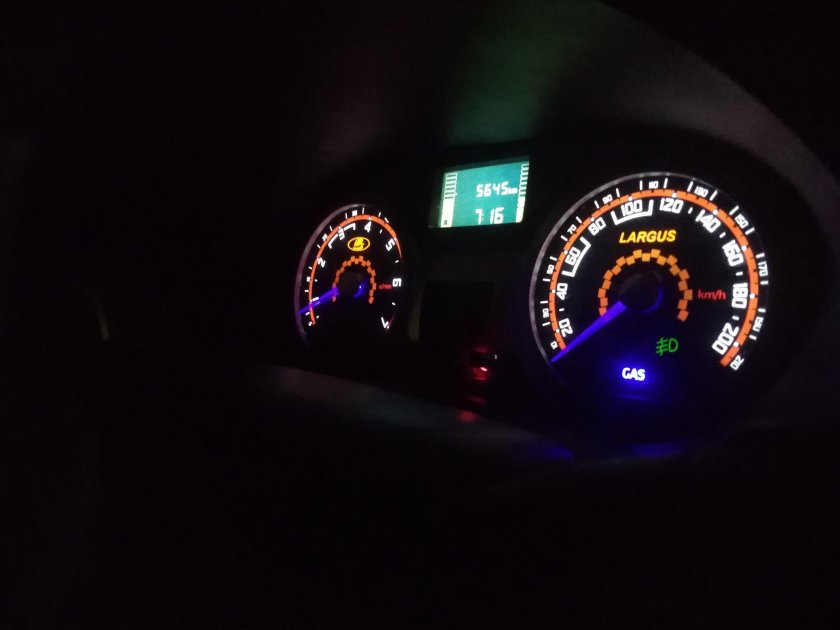 Приборная панель Ларгус