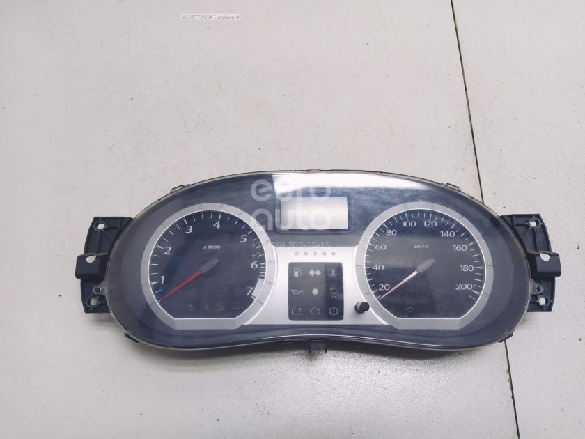 Панель Рено Дастер 2012