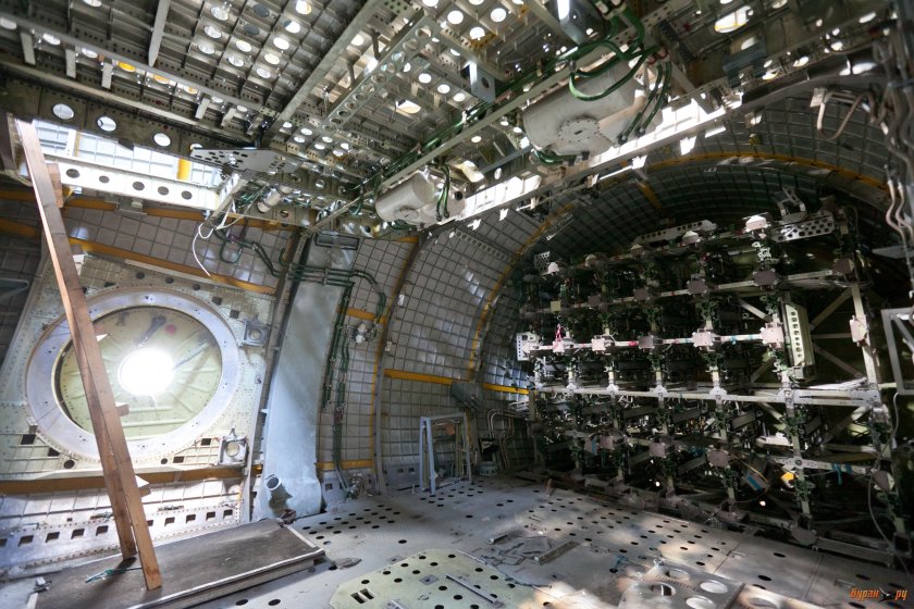 Космический челнок Буран кабина