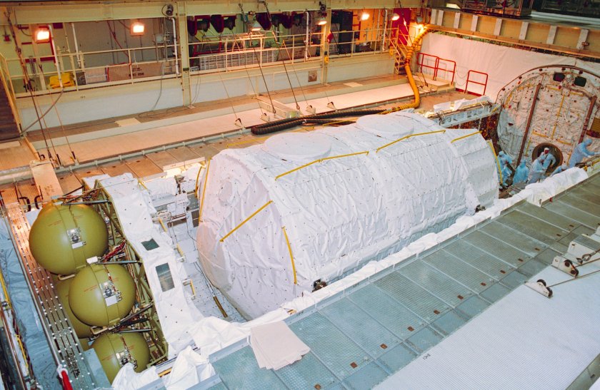 Внутри шаттла