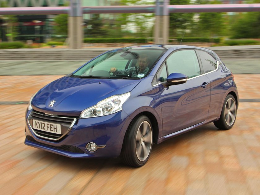 Peugeot 208 2012