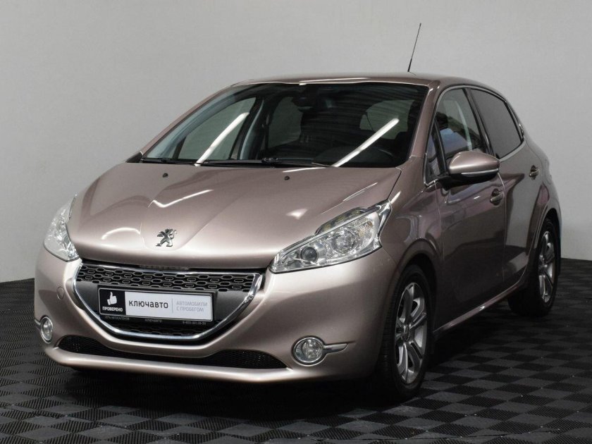 Пежо 208 2013