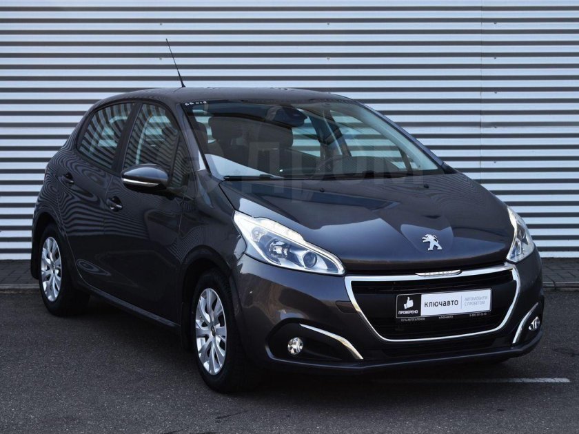 Пежо 208 2017