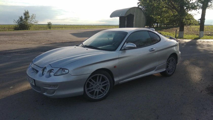 Hyundai Tiburon 1