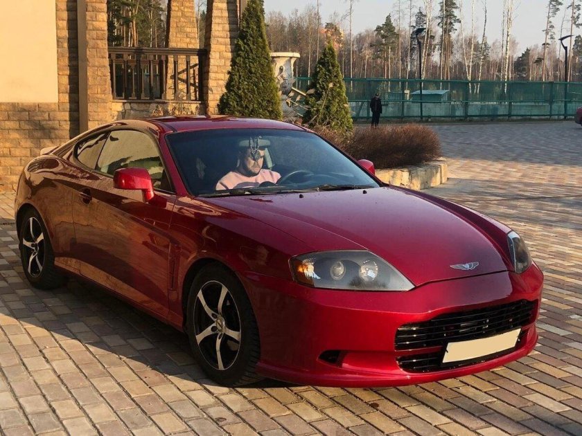 Hyundai Tiburon 2