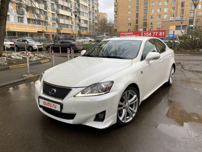 Лексус is 250 2011