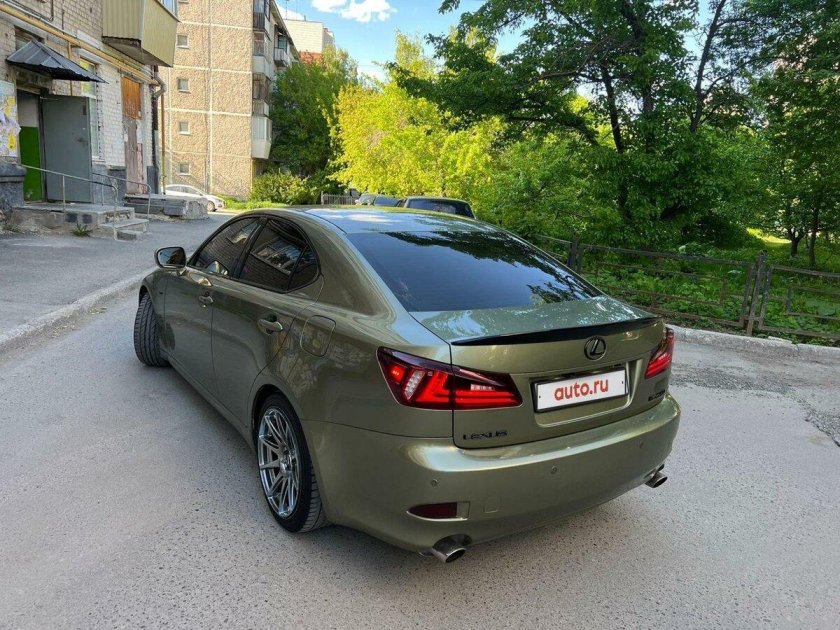 Lexus is 250 2007 сзади