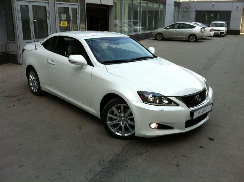 Lexus is 250 2012