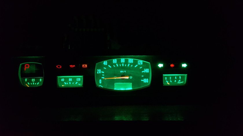 Панель контрольные лампы приборов ГАЗ 24.10