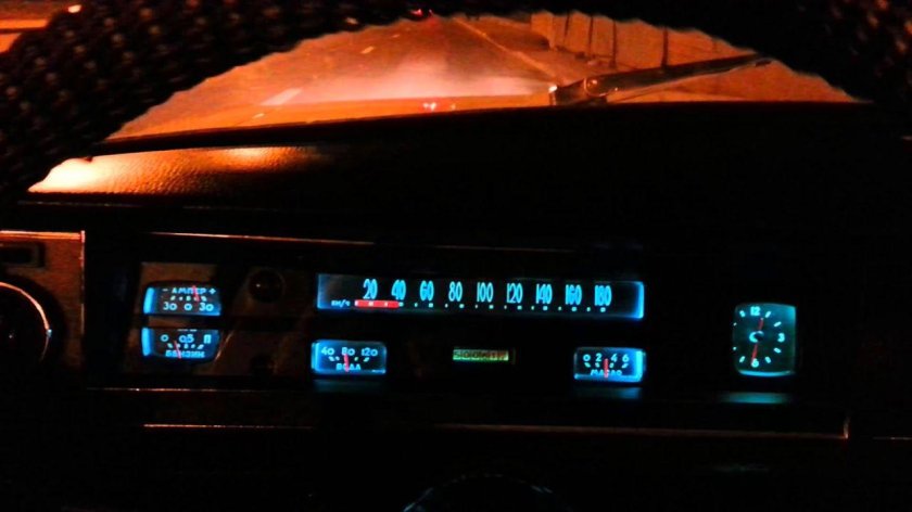 ГАЗ 24 ленточная приборная панель