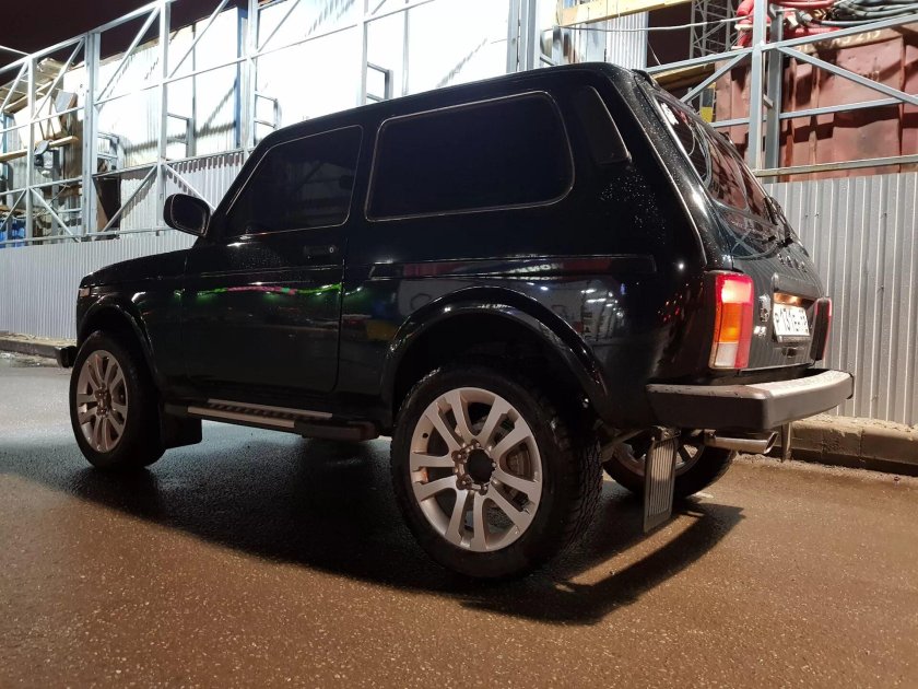 Нива Урбан r18