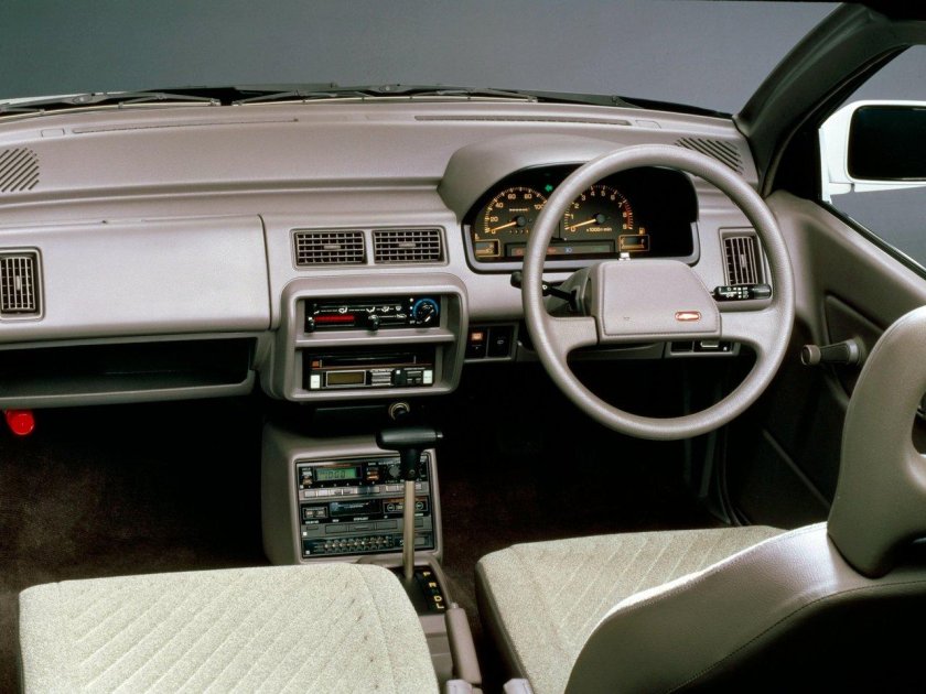 Субару леоне 1989 салон