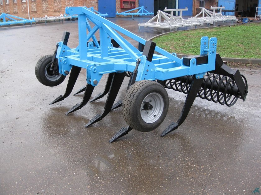 Чизельный плуг для МТЗ 82